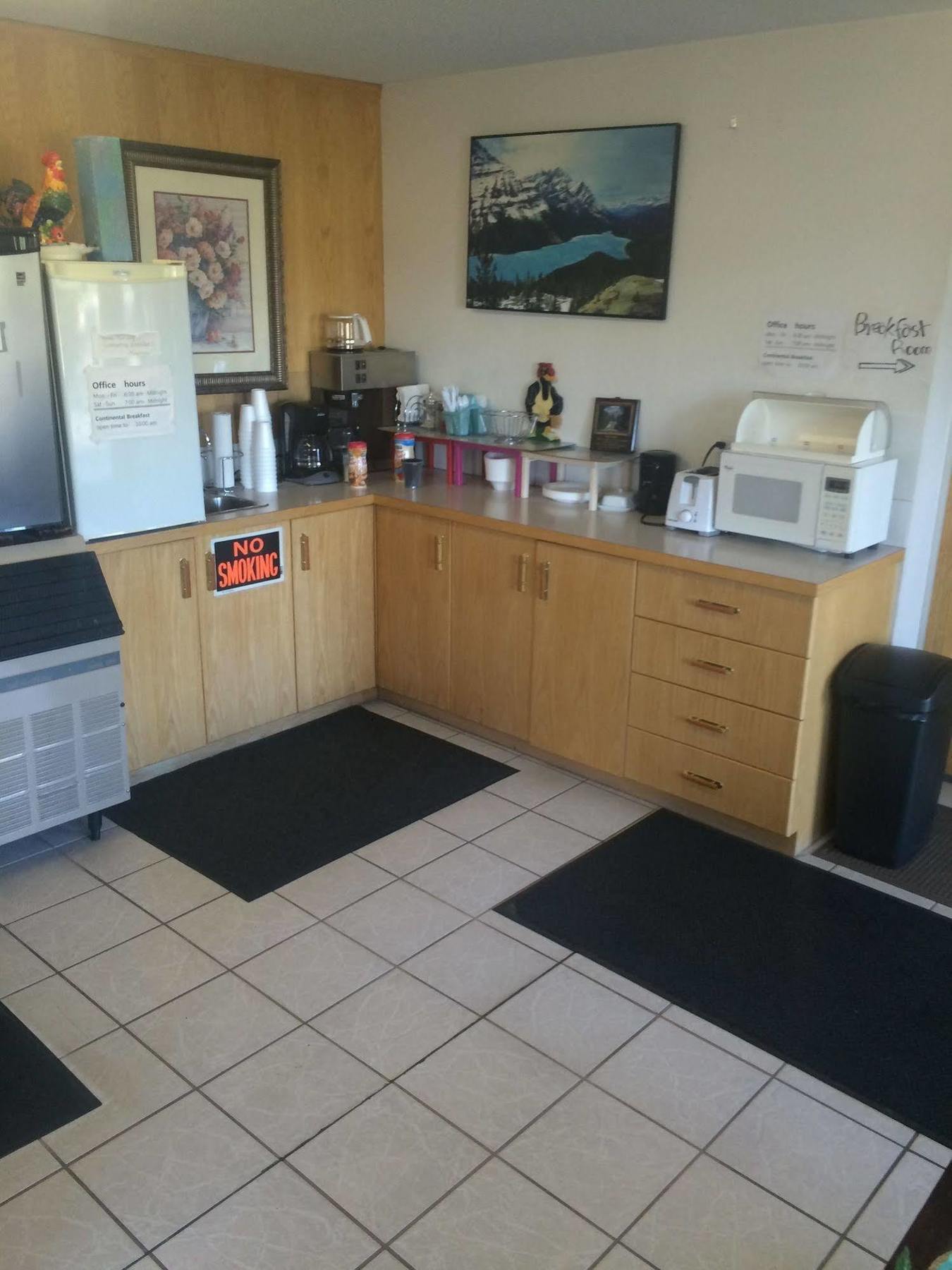 Satellite Motel Medicine Hat Exterior photo